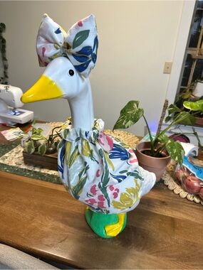 Porch goose hand sewn outfit and bow